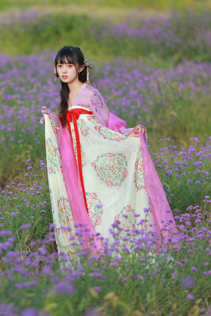 亚洲美女影视欣赏中心